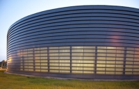 Panele ROCKPANEL stosowane są do tworzenia fasad, elementów ozdobnych wokół dachów oraz elementów wykończeniowych w budynkach, Rockwool