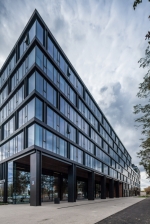 Wysokoselektywne szkło SunGuard SN 62/34 na budynku Konstruktorska Business Center to rozwiązanie doskonale dostosowane do pogodowych warunków Warszawy, Guardian