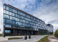 Wysokoselektywne szkło SunGuard SN 62/34 na budynku Konstruktorska Business Center to rozwiązanie doskonale dostosowane do pogodowych warunków Warszawy, Guardian