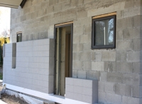 Styropian fasadowy powinien cechować się odpowiednią wytrzymałością na rozciąganie i&nbsp;zginanie Fot. Knauf Therm