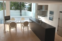 Blat Gobi Grey Mat w nowoczesnej kuchni Fot: Technistone